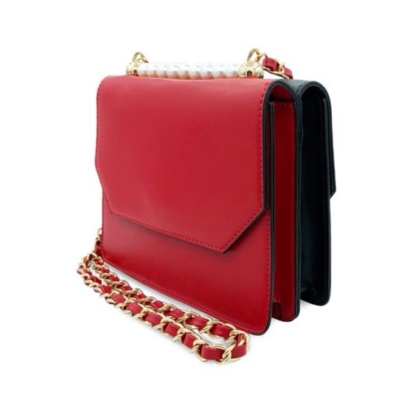 NEW BADGLEY MISCHKA Double-Sided Crossbody Bag black red with red strap - Picture 2 of 13